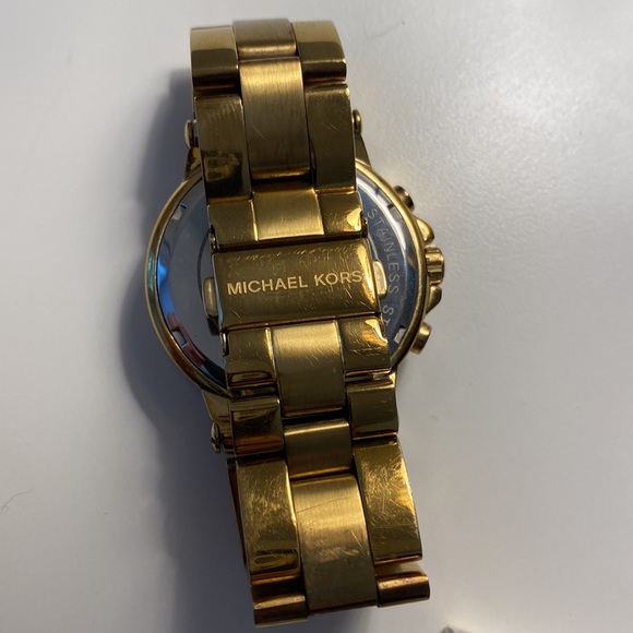 Michael Kors Dylan Gold Ladies Watch - Picture 4 of 8